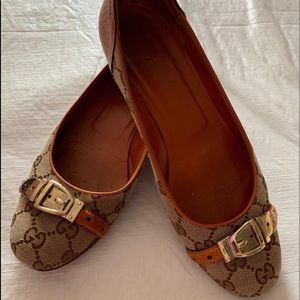 Ladies genuine Gucci flat shoes
